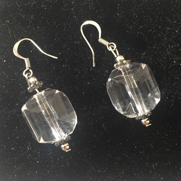 Clear Block Bead & Silver-tone Drop Pierced Earrings - Picture 3 of 5
